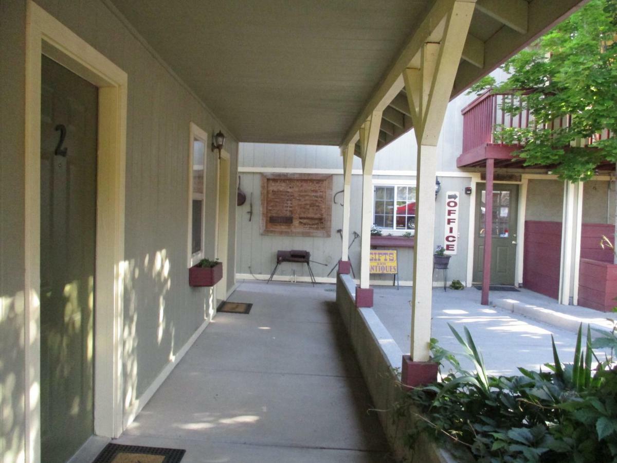 Virginia Motel 2*
